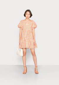 Glamorous V NECK DRESS - Cocktailjurk - orange diamond