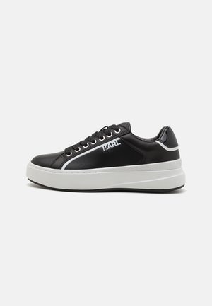 Trainers - black