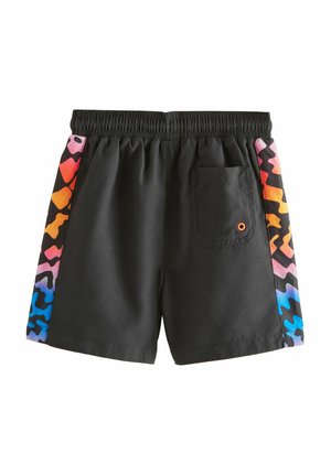 Shorts de bain noirs avec une taille élastique. Motif abstrait coloré sur les panneaux latéraux en orange, rose et bleu. Comprend une poche arrière.