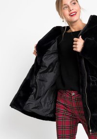 bonprix Cappotto invernale - black
