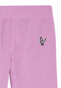 Leggings deportivos de color púrpura claro hechos de tela suave, con una pretina lisa y un pequeño logo plateado en el lateral.