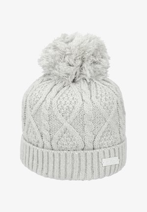 Grå strikket hue med et struktureret kabelmønster, en fyldig pom-pom på toppen og en ribbestrikket kant med et lille logo-accent.