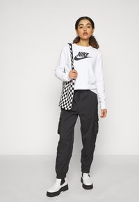 Jordan Cargobroek - black/stealth