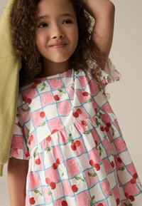Next SHORT SLEEVE   - Haljina od žerseja - pink blue cherry gingham