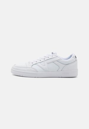 Sneakersy niskie