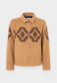 Giacca di lana marrone con chiusura frontale con zip, design con colletto, caratterizzata da un motivo geometrico in marrone più scuro sul petto e sulle maniche.