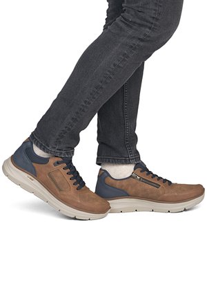 Rieker, RIEKER SCHNÜRSCHUHE B1801 - Trainers - brown