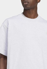 adidas Originals P ESS TEE - Navadna majica - light grey heather