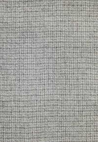 Textil mit Struktur in Grautönen, mit einem karierten Muster und einer weichen Oberfläche, geeignet für Polsterungen oder dekorative Anwendungen.