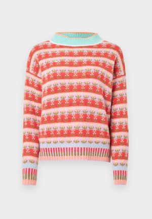 Pull en maille avec un motif floral rouge, rose et vert, col et bas côtelés bleu clair. Coupe décontractée avec manches longues.