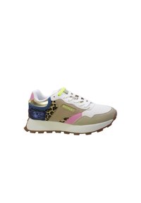 Sneaker multicolore con parte superiore bianca, accenti beige e rosa, pannello con stampa leopardata e dettagli blu glitterati sul tallone.