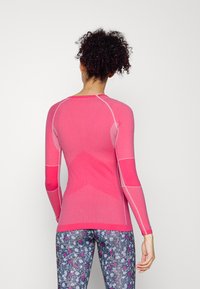 CMP WOMAN SEAMLESS SWEAT - Maglietta intima - fucsia melange