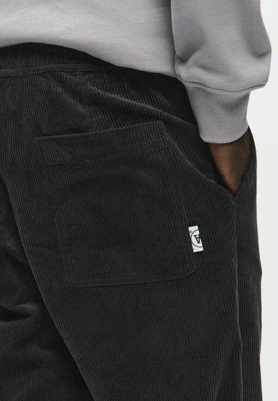 WOOD WOOD WWLAX - Pantaloni - black sand