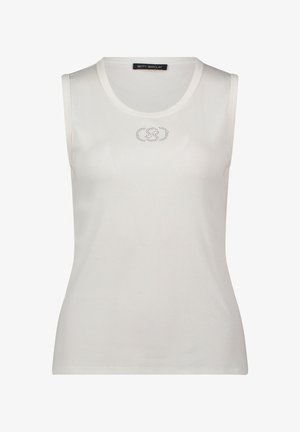 Biały top bez rękawów o prążkowanej strukturze, z okrągłym dekoltem oraz logo zdobionym kryształkami na wysokości klatki piersiowej, wykonany z miękkiej tkaniny.