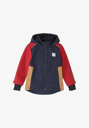 Granatowa kurtka z czerwonymi i beżowymi rękawami, kapturem, pełnym zamkiem błyskawicznym i czarnymi mankietami. Posiada napis "WE ARE ALL" w czerwonym kolorze na prawym rękawie. Materiał wodoodporny.