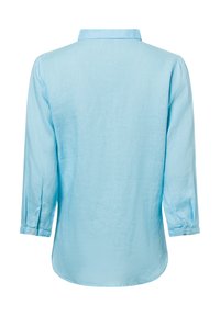 Lichtblauw linnen shirt met een achterpand, lange mouwen, knoopmanchetten en een afgeronde onderkant. Gladde textuur, casual pasvorm en een lichte glans.