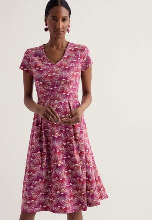 Seasalt Cornwall, SEASALT CORNWALL PIER VIEW DRESS - Vestito di maglina - sunset fans magenta