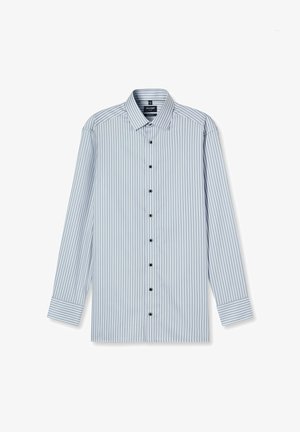 Hellblaues Langarmhemd mit vertikalen weißen Streifen, Button-Down-Kragen, schwarzen Knöpfen und kontrastierenden gestreiften Manschetten.