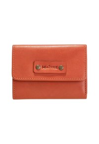 Lederbörse in Orange mit Druckknopfverschluss, genähten Kanten und geprägtem "MAITRE"-Label auf der Vorderseite. Kompaktes und rechteckiges Design.
