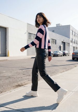 Buffalo, Bottines à plateau - white