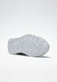 lacet reebok classic