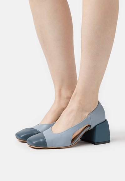 Mas Laus CAKE - Klasszikus sarkú cipők - blue/ocean blue