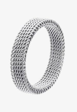 Metalen gaasring met een gladde, zilveren afwerking. Het ontwerp heeft een gevlochten patroon, dat flexibiliteit en een uniforme textuur laat zien.