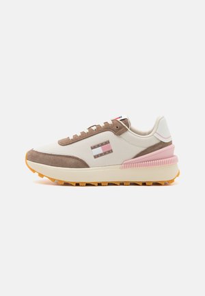 Tommy Jeans W TECH RUNNER ESS - Zapatillas - dusky taupe