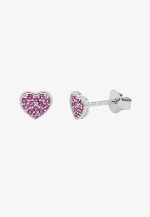 Orecchini a perno a forma di cuore in argento con molteplici piccole pietre preziose rosa incastonate sulla superficie anteriore, mostrati da viste frontale e laterale.