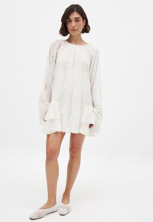 Hverdagskjole - white