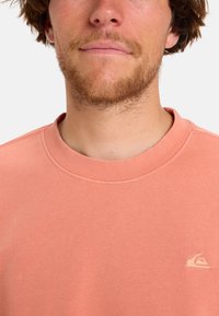 Quiksilver SALT  koralowy