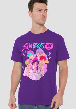 Purple cotton t-shirt featuring a colorful graphic print of six stylized characters, with text "Sija Boys" and playful accents.
