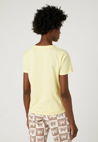 B.BANANA T-SHIRT S/S WH216569 main image 0