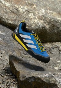 Unausgewählt, ray blue/green one/core black