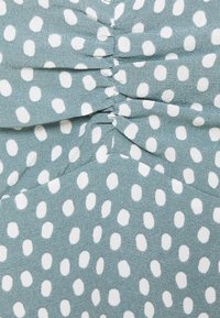 Abercrombie & Fitch Linne - green