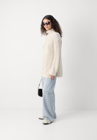 Marc O'Polo LONGSLEEVE STAND UP COLLAR - Strikkegenser - stony sand