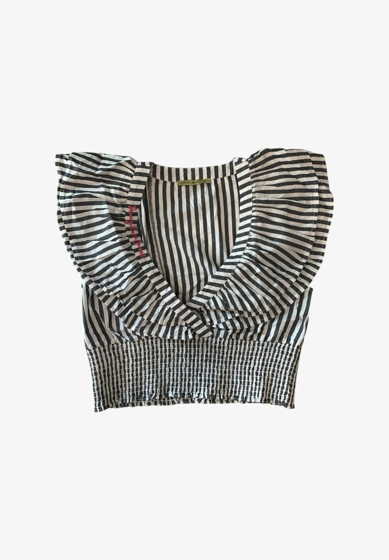 Top corto a righe bianco e nero con scollatura a V profonda, maniche a campana arricciate e arricciatura al punto vita per un effetto testurizzato.