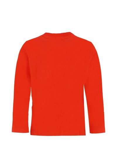 T-shirt rosso a maniche lunghe in cotone. Presenta un colletto a girocollo e un design semplice senza motivi o decorazioni visibili.