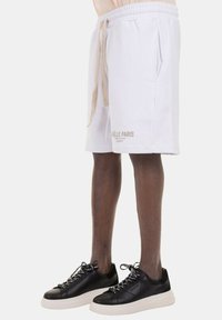 GAeLLE BERMUDA - Pantaloni sportivi - bianco