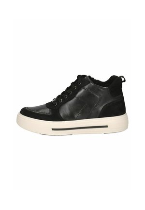 Sneaker noir avec une tige en cuir et en daim, bout rond, design à laçage, semelle intermédiaire blanche avec une bande noire, et col rembourré.