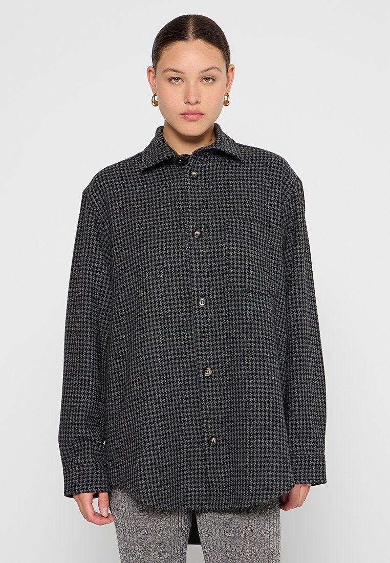 Nanushka Overhemdblouse donkergrijs Nanushka Overhemdblouse donkergrijs