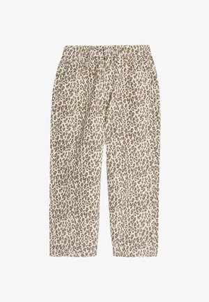 Pantalons à imprimé léopard avec un fond beige, dotés d'une coupe décontractée, d'une taille élastique et de taches brunes contrastantes.