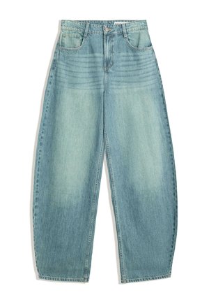 Niebieskie spodnie dżinsowe z wysokim stanem i luźnym krojem, z przednimi kieszeniami, szlufkami na pasek oraz delikatnym blaknięciem na udach i górnej części nóg.