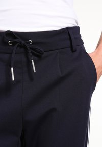 ONLY ONLPOPTRASH PIPING PANT - Træningsbukser - night sky