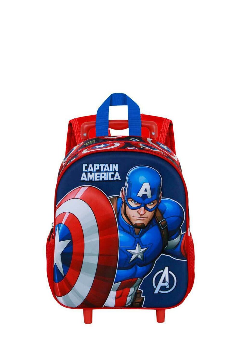 Mochila roja y azul con un diseño de Capitán América que presenta un gráfico del escudo. El texto dice "Capitán América". Incluye correas ajustables y un asa superior.