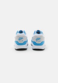 Nike Sportswear AIR MAX 1 - Sneakers laag - white/university blue