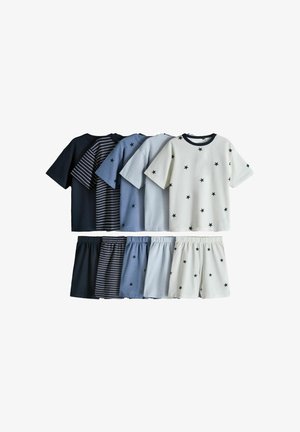 Fünf Sets aus kurzärmeligen Hemden und Shorts in Schwarz, schwarz gestreift, Blau mit Sternen, Hellblau und Weiß mit schwarzen Sternen.