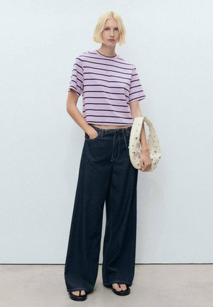 MOCA - Print T-shirt - Purple