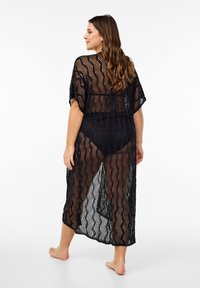 Zizzi KIMONO MIT BINDEGÜRTEL - Ranta-asusteet - black