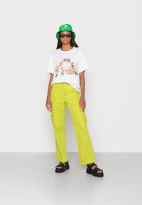 Monki T-shirt estampada - white light